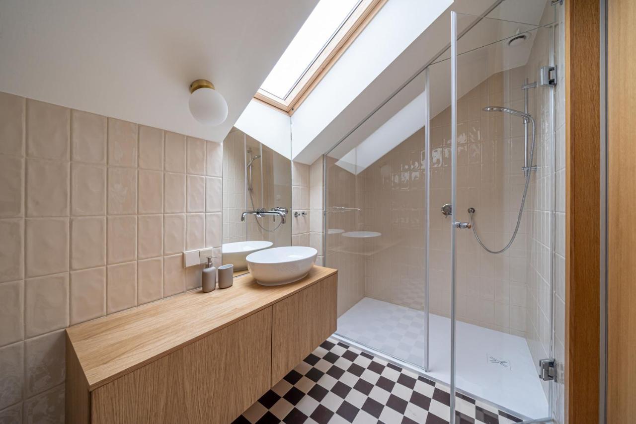 Bright Designer Apartment In City Centre Riga Bagian luar foto