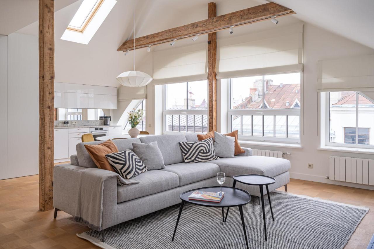 Bright Designer Apartment In City Centre Riga Bagian luar foto