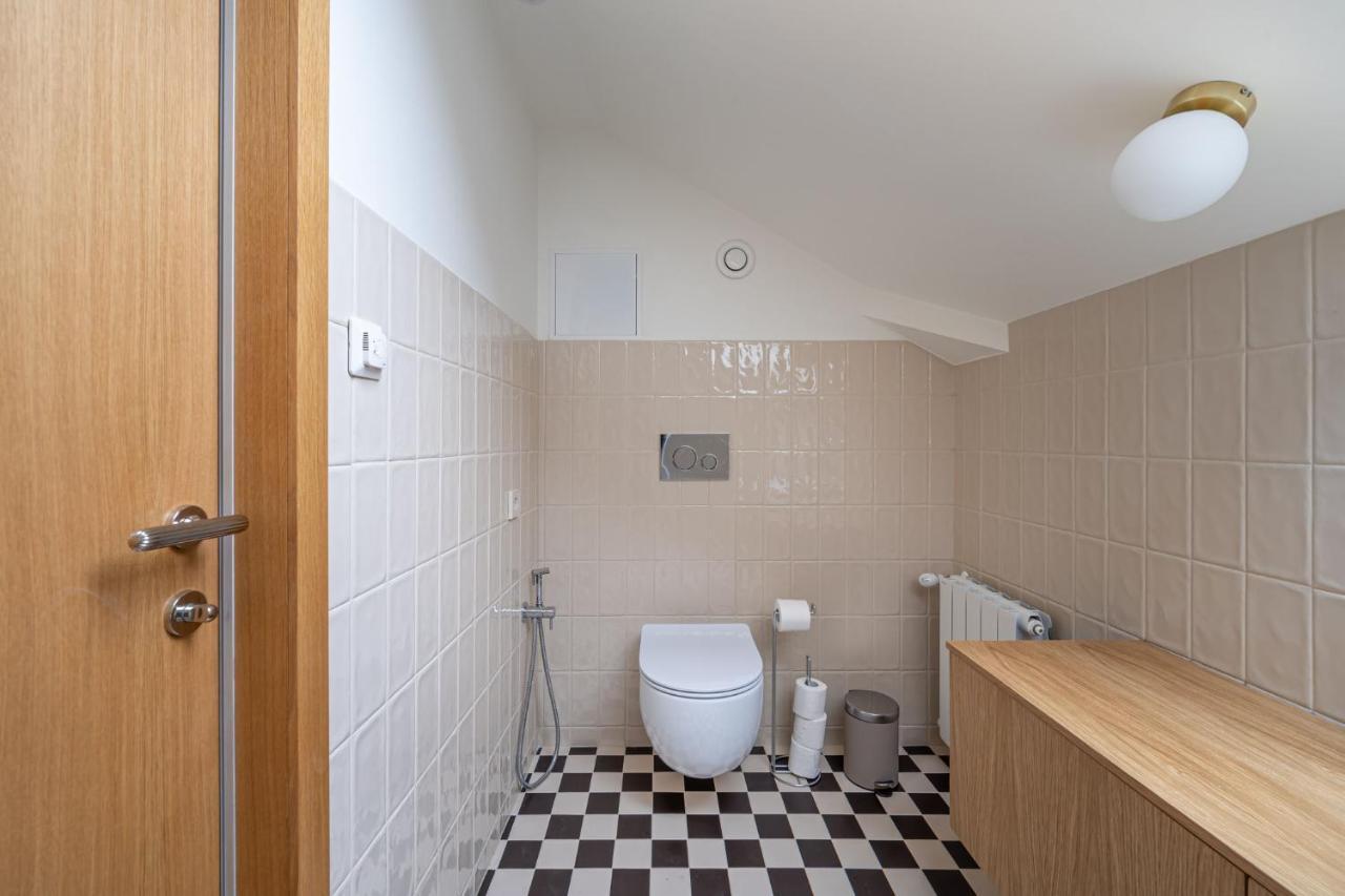 Bright Designer Apartment In City Centre Riga Bagian luar foto