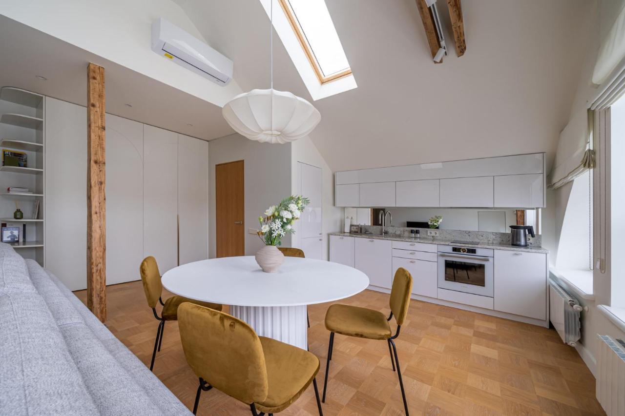 Bright Designer Apartment In City Centre Riga Bagian luar foto