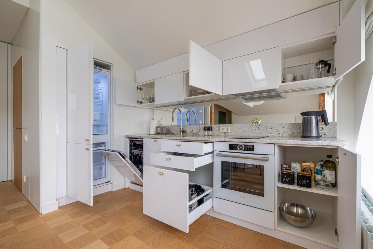 Bright Designer Apartment In City Centre Riga Bagian luar foto