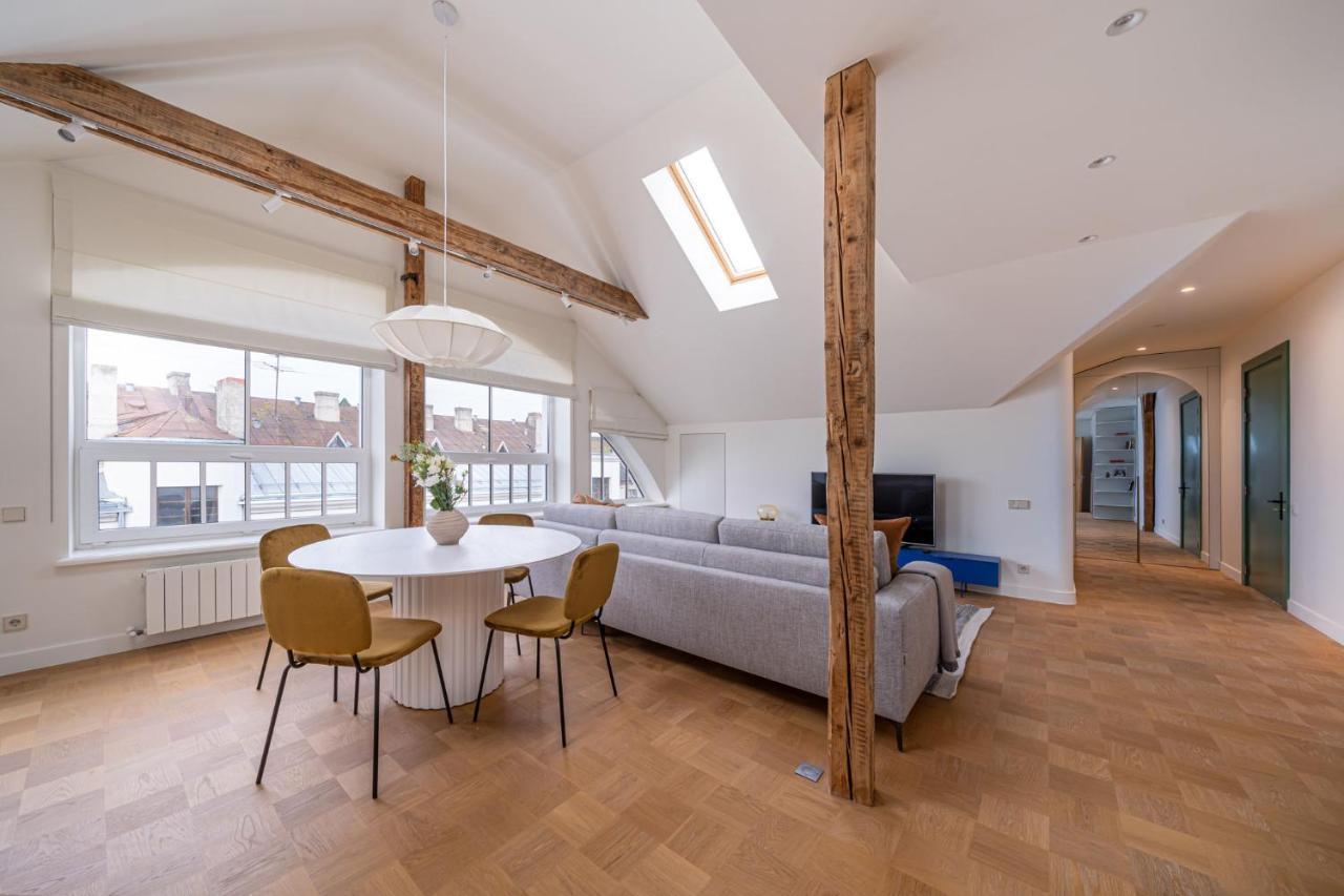 Bright Designer Apartment In City Centre Riga Bagian luar foto