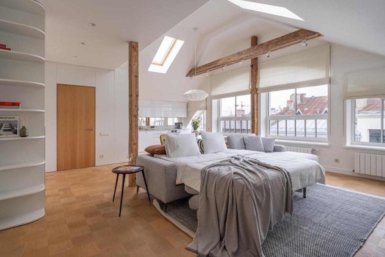 Bright Designer Apartment In City Centre Riga Bagian luar foto